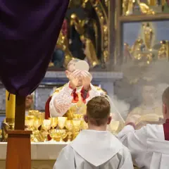 Ile trwa msza w Wielki Czwartek? Czas i czynniki wpływające na długość