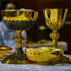Msza sobotnia jako niedzielna: od której godziny można uczestniczyć?