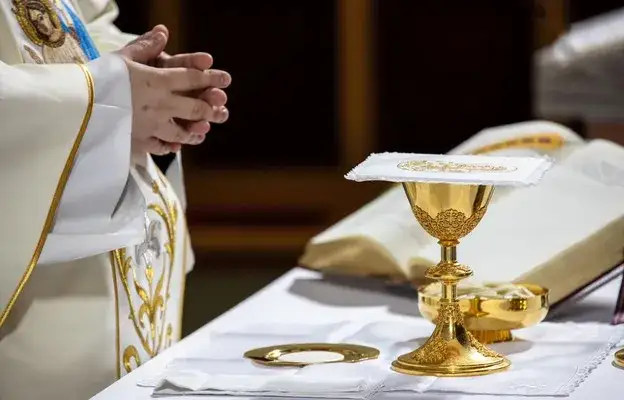 Zdjęcie Msza sobotnia jako niedzielna: od której godziny można uczestniczyć?