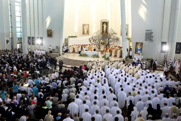 Gdzie dzisiaj msza w telewizji? Sprawdź godziny i kanały transmisji