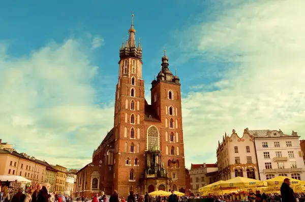 Ile trwa msza odpustowa? Odkryj czas i znaczenie tej mszy