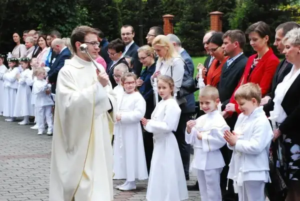 Ile naprawdę kosztuje msza święta wieczysta? Sprawdź ceny i procedurę zamówienia