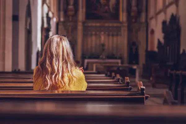 Kiedy opuszczenie mszy nie jest grzechem? Poznaj ważne okoliczności